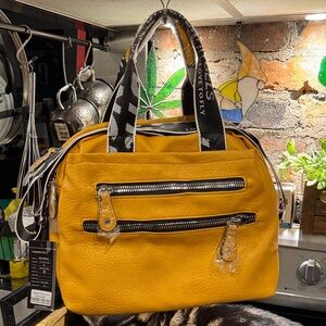 Angel Barcelo purse. NWT.